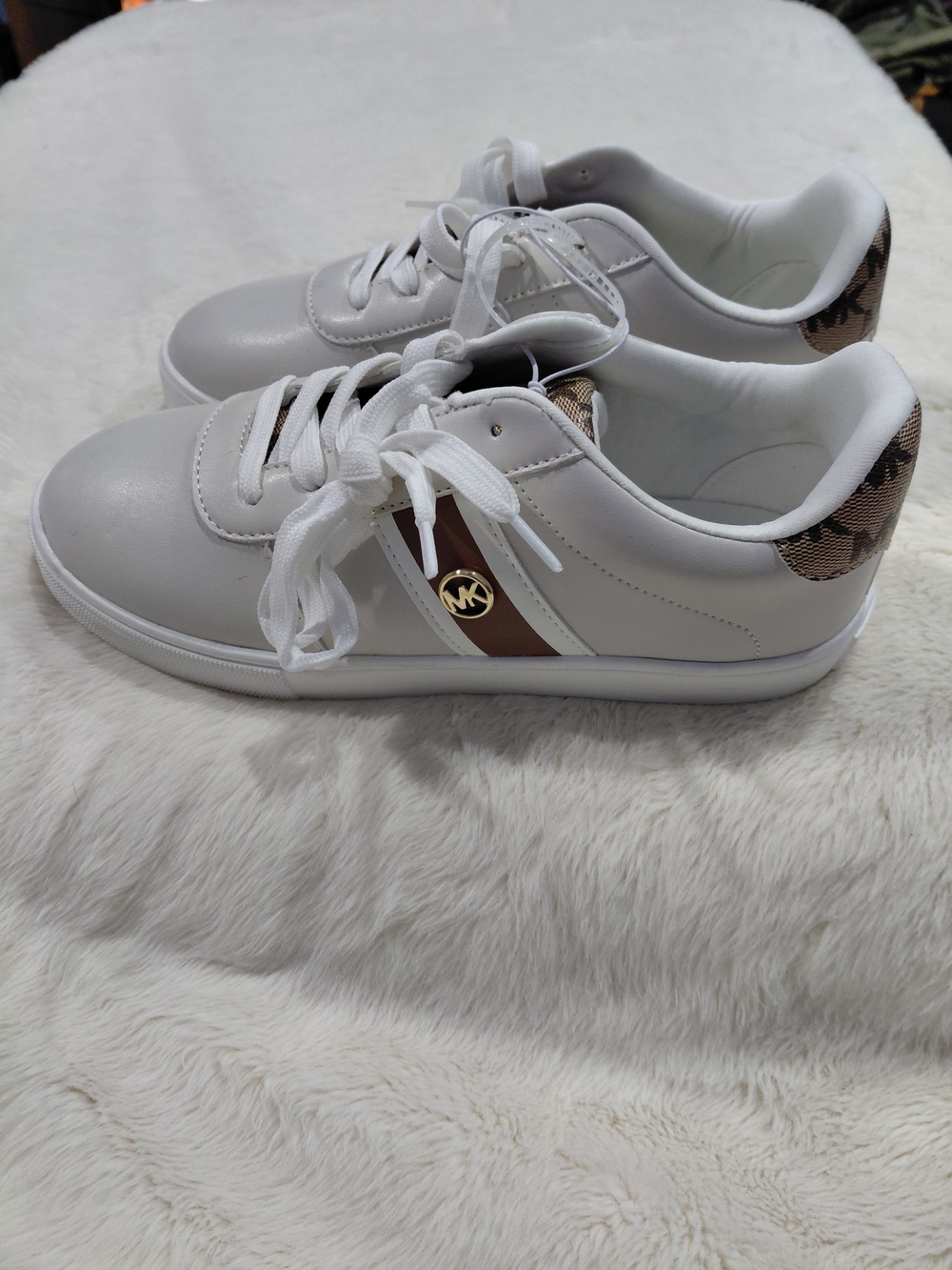 NWT Michael Kors Kylen 3 Low-Top Sneakers with Brown Accent